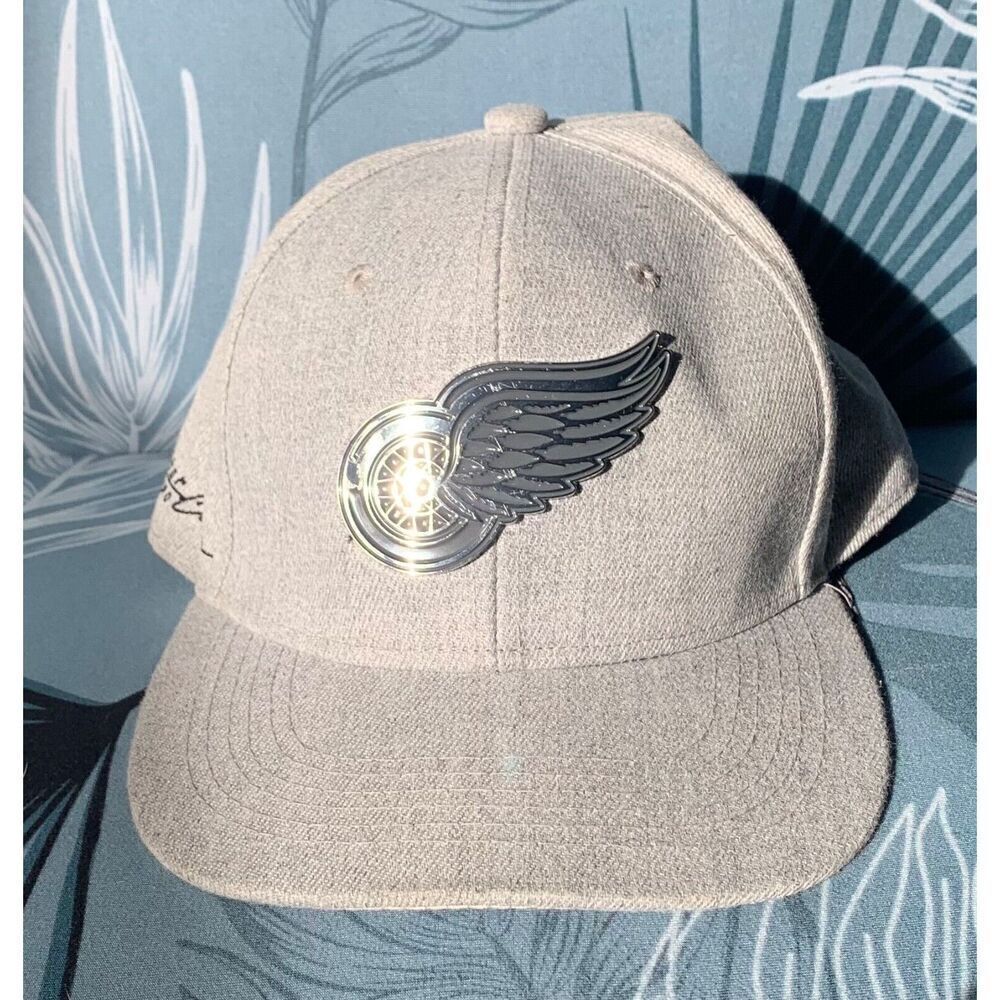 NEW Detroit Red Wings Melonwear Gray Metal Logo TRUCKER BASEBALL HAT CAP